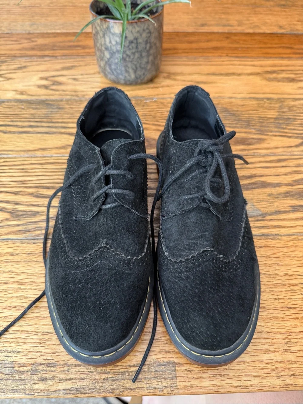 Black Suede Lace Up Rubber Sole Oxford Shoes size 39 / 24.5 centimeters